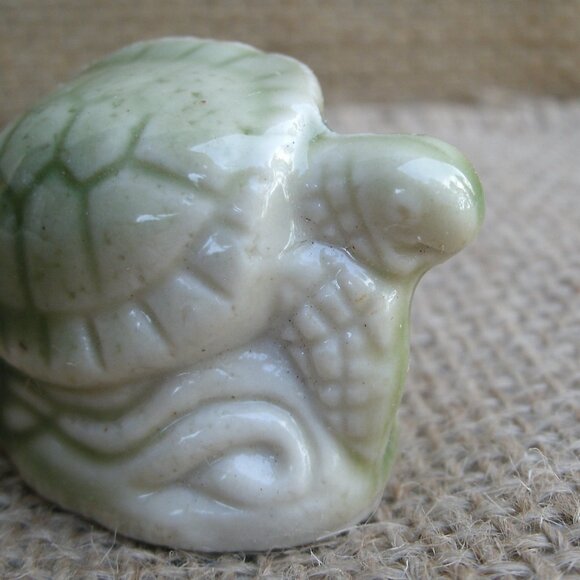 Vintage Wade Whimsies Sea Turtle Figurine - Picture 10 of 13